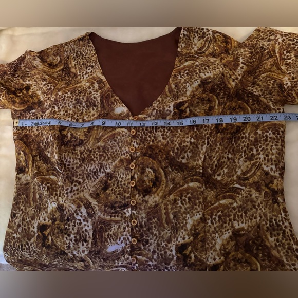 Ladies Animal Print Blouse with Ruffle Sleeves - Picture 12 of 12
